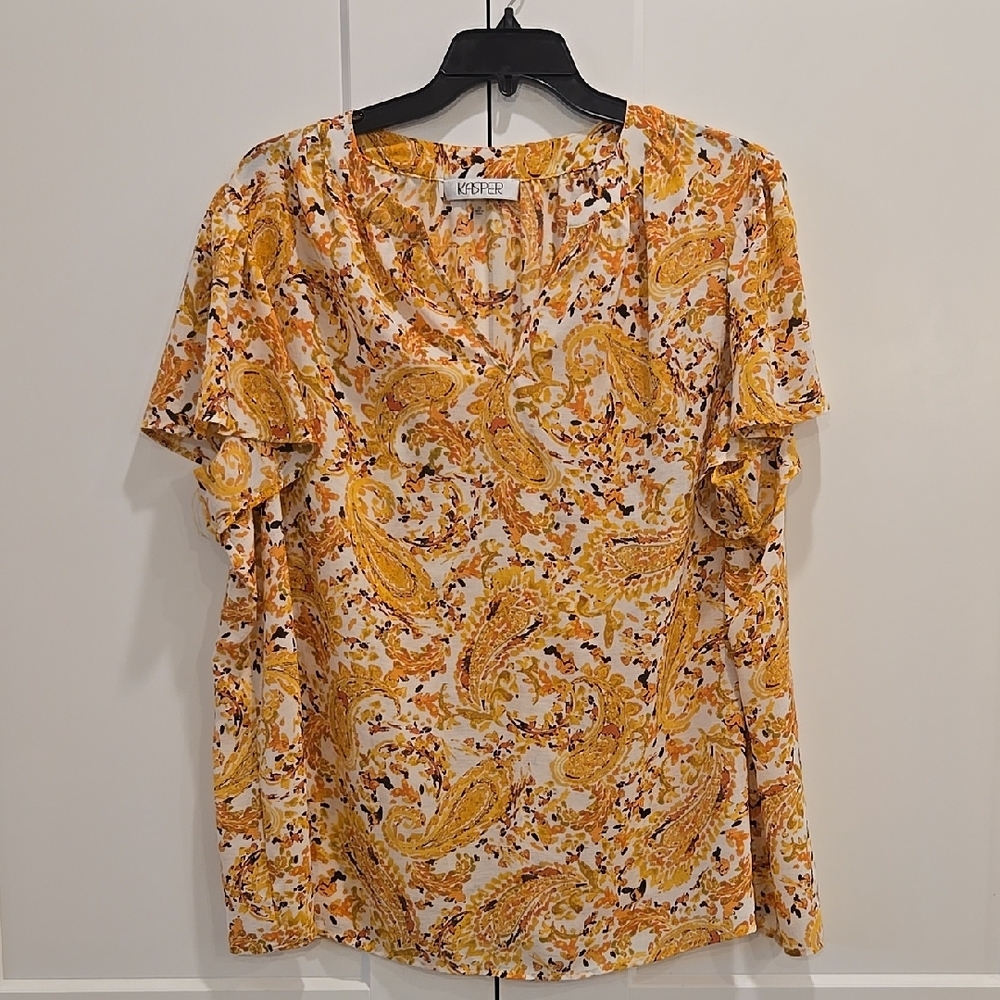NWOT Kasper Gold Blouse with V-Neck and Floral Print